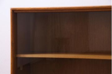 ヴィンテージ家具　イギリスビンテージ　HERBERT E. GIBBS(ハーバート・E・ギブス)　チーク材　キャビネット(リビングボード)