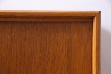 ヴィンテージ家具　イギリスビンテージ　HERBERT E. GIBBS(ハーバート・E・ギブス)　チーク材　キャビネット(リビングボード)