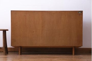 ヴィンテージ家具　イギリスビンテージ　HERBERT E. GIBBS(ハーバート・E・ギブス)　チーク材　キャビネット(リビングボード)