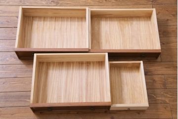 中古　神戸伝承欧風家具(洋家具)　たかねや製　ナラ・桐材　開き戸棚付きチェスト(タンス、引き出し)