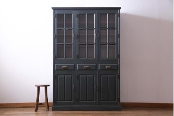 ペイント家具　当店リメイク　北海道民芸家具　収納力抜群!シックなキャビネット(カップボード、食器棚)