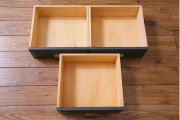 ペイント家具　当店リメイク　北海道民芸家具　収納力抜群!シックなキャビネット(カップボード、食器棚)