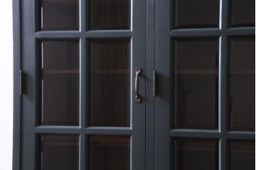 ペイント家具　当店リメイク　北海道民芸家具　収納力抜群!シックなキャビネット(カップボード、食器棚)