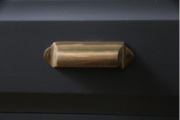 ペイント家具　当店リメイク　北海道民芸家具　収納力抜群!シックなキャビネット(カップボード、食器棚)