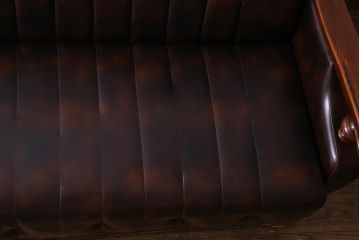 ヴィンテージ家具　ビンテージ　ケヤキ材使用　濃淡のある色合いが渋いアームソファ(二人掛け)