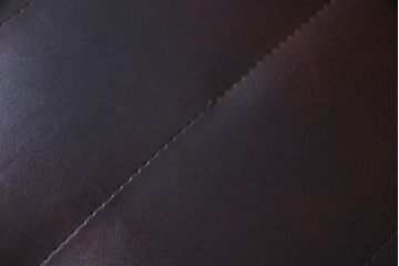 ヴィンテージ家具　ビンテージ　ケヤキ材使用　濃淡のある色合いが渋いアームソファ(二人掛け)