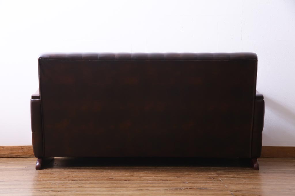 ヴィンテージ家具　ビンテージ　ケヤキ材使用　濃淡のある色合いが渋いアームソファ(二人掛け)