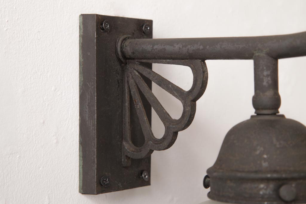 昭和レトロ　曇りガラス　籠目模様が趣き深いウォールライト(壁掛け照明)