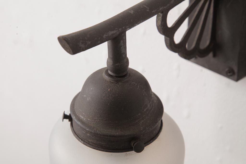 昭和レトロ　曇りガラス　籠目模様が趣き深いウォールライト(壁掛け照明)