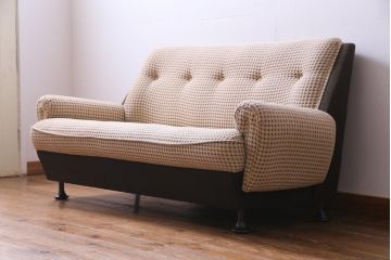 レトロ家具　昭和レトロ　丸みのあるフォルムのビンテージアームソファ(二人掛け)