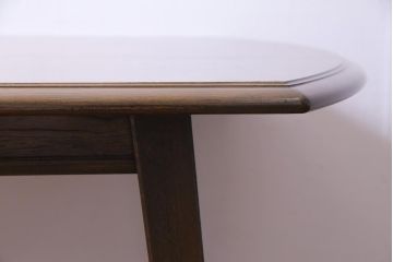 中古　神戸家具　永田良介商店　4人掛け　すっきりとしたデザインのR型ダイニングテーブル