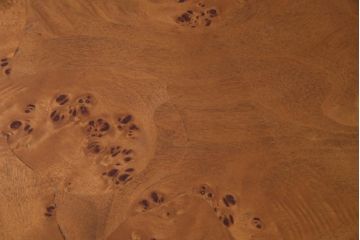 ヴィンテージ家具　フランスビンテージ　マホガニー・メープル材　バーズアイ天板と脚の意匠が目を引くオーバル型のダイニングテーブル(4人掛け)