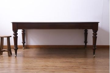 アンティーク家具　フランスアンティーク　マホガニー無垢材　キャスター付き　洗練された高級感が漂う6人掛けダイニングテーブル