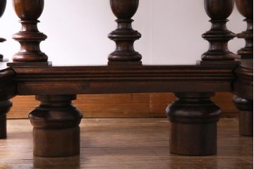 アンティーク家具　イギリスアンティーク　ウォールナット無垢材　荘厳な佇まいのドローリーフテーブル