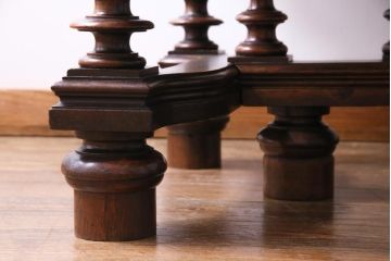 アンティーク家具　イギリスアンティーク　ウォールナット無垢材　荘厳な佇まいのドローリーフテーブル