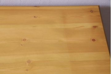 中古美品　ペニーワイズ　M18 明るく温もり溢れるパイン無垢材のチャイルドデスク(定価約16万円)