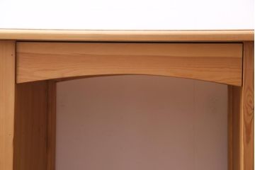 中古美品　ペニーワイズ　M18 明るく温もり溢れるパイン無垢材のチャイルドデスク(定価約16万円)