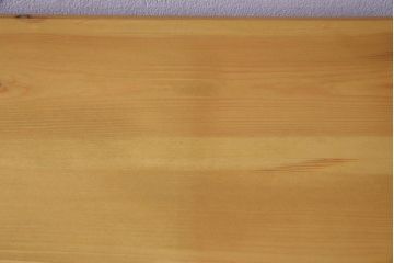 中古美品　ペニーワイズ　M18 明るく温もり溢れるパイン無垢材のチャイルドデスク(定価約16万円)