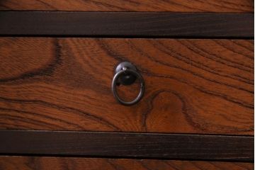 アンティーク家具　和製アンティーク　前面ケヤキ材　ケヤキの杢目と味わい深い風合いが渋さ漂う関西帳場箪笥(収納棚、時代箪笥)