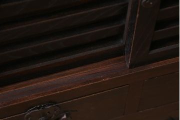 アンティーク家具　和製アンティーク　前面ケヤキ材　ケヤキの杢目と味わい深い風合いが渋さ漂う関西帳場箪笥(収納棚、時代箪笥)