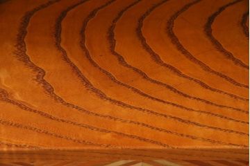 中古　工芸家具　栗無垢材　象嵌細工が素敵な漆塗りの飾棚(飾り棚)(定価約54万円)