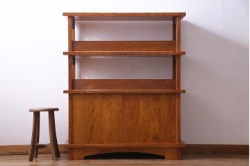 中古　工芸家具　栗無垢材　象嵌細工が素敵な漆塗りの飾棚(飾り棚)(定価約54万円)