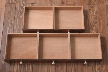 ヴィンテージ家具　日本製　レトロな花模様が目を引く合板プリントのビンテージチェスト(引き出し)