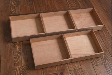 ヴィンテージ家具　日本製　レトロな花模様が目を引く合板プリントのビンテージチェスト(引き出し)