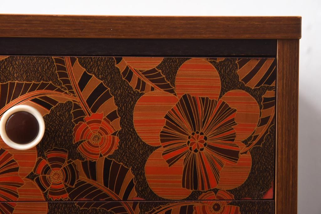 ヴィンテージ家具　日本製　レトロな花模様が目を引く合板プリントのビンテージチェスト(引き出し)