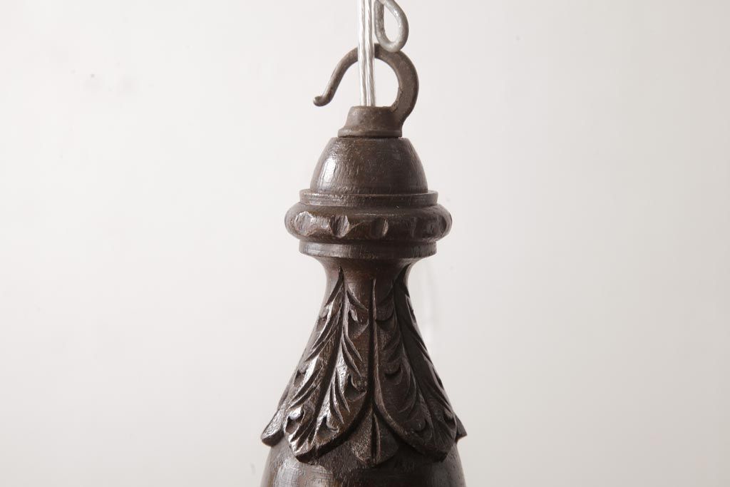 フランスアンティーク　風格のある彫刻が魅力的な木製シャンデリア(3灯、天井照明、吊り下げ照明)