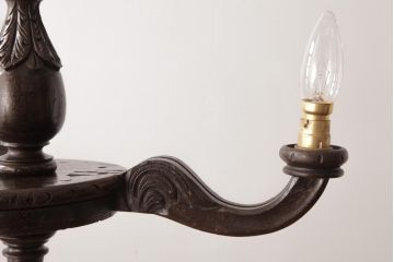 フランスアンティーク　風格のある彫刻が魅力的な木製シャンデリア(3灯、天井照明、吊り下げ照明)