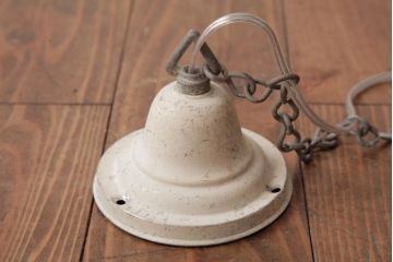 フランスアンティーク　風格のある彫刻が魅力的な木製シャンデリア(3灯、天井照明、吊り下げ照明)