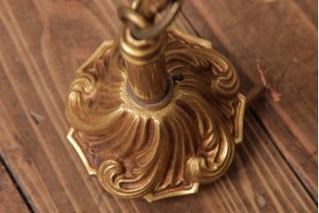 フランスビンテージ　すっきりとしたシルエットと細かな彫刻が魅力的なシャンデリア(3灯、天井照明、吊り下げ照明)(R-034859)