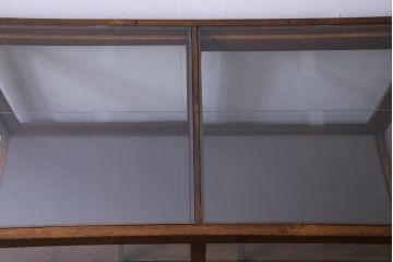 レトロ家具　脚付リメイク　シンプルでレトロな作りのガラスケース(ショーケース、陳列棚)