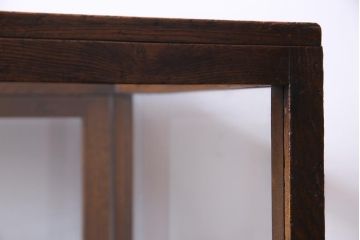 レトロ家具　脚付リメイク　シンプルでレトロな作りのガラスケース(ショーケース、陳列棚)