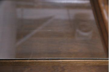 レトロ家具　脚付リメイク　シンプルでレトロな作りのガラスケース(ショーケース、陳列棚)