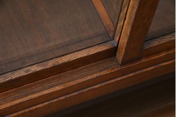 レトロ家具　脚付リメイク　シンプルでレトロな作りのガラスケース(ショーケース、陳列棚)