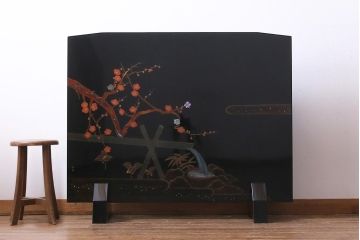 中古　輪島塗　在銘「信夫」作　蒔絵・螺鈿　繊細な図柄が風情あふれる衝立(パーテーション)(定価約150万円)