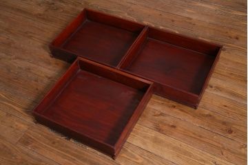 ヴィンテージ家具　ビンテージ　カリン材　高級品　美しい木肌と品のある佇まいが魅力的な食器棚(収納棚、カップボード、花梨材)