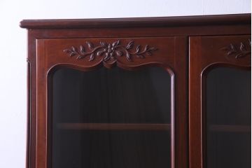 ヴィンテージ家具　ビンテージ　カリン材　高級品　美しい木肌と品のある佇まいが魅力的な食器棚(収納棚、カップボード、花梨材)