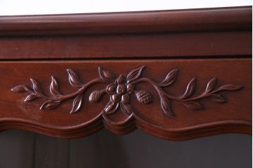 ヴィンテージ家具　ビンテージ　カリン材　高級品　美しい木肌と品のある佇まいが魅力的な食器棚(収納棚、カップボード、花梨材)