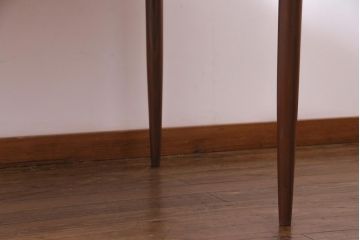 ヴィンテージ家具　北欧ビンテージ　G-PLAN(ジープラン)　チーク材　柔らかな木の風合いが魅力的なエクステンションテーブル(ダイニングテーブル)