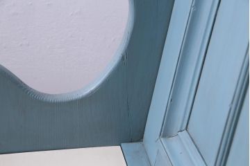 アンティーク家具　フランスアンティーク　パイン材　爽やかなペイントカラーが可愛らしい木製ベンチ(チャーチベンチ)