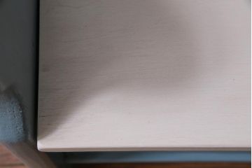 アンティーク家具　フランスアンティーク　パイン材　爽やかなペイントカラーが可愛らしい木製ベンチ(チャーチベンチ)