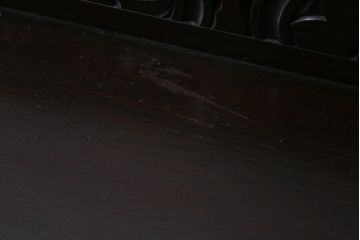 アンティーク家具　イギリスアンティーク　オーク材　堅牢な佇まいが存在感のある収納付きベンチ