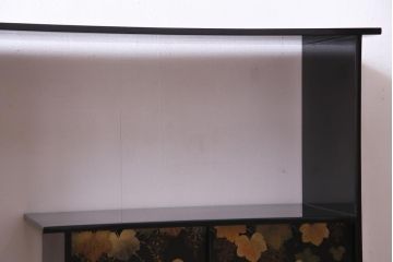中古　伝統工芸品　輪島塗　葡萄栗鼠の図が描かれた飾り棚(茶棚)