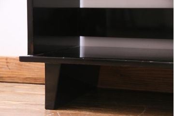 中古　伝統工芸品　輪島塗　葡萄栗鼠の図が描かれた飾り棚(茶棚)