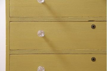 ペイント家具　ガラスの取っ手がアクセントになったリメイクチェスト(引き出し、リビングボード、テレビボード)