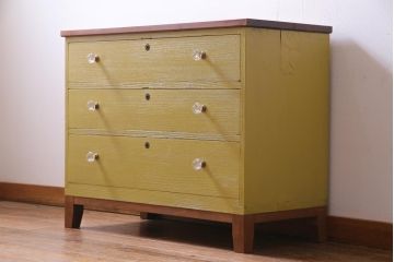 ペイント家具　ガラスの取っ手がアクセントになったリメイクチェスト(引き出し、リビングボード、テレビボード)