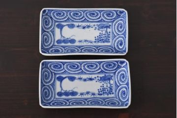 古民具・骨董　染付　蛸唐草紋　はっきりとした藍が美しい角皿2枚セット(長皿)(3)